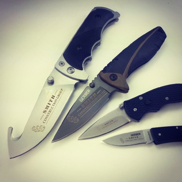 Engraving for Smith Construction Group! Came out pretty good if I do say so myself. #gerbergear #knife #knifefanatics #knifecommunity #edc #custom #laser #engraving