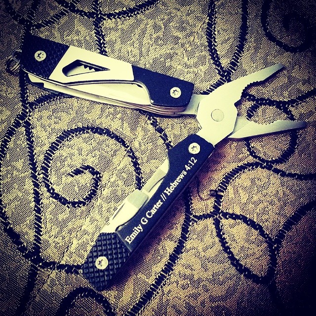 Very thoughtful engraving for Ms. Emily on this Gerber Vise Mini Tool Black.. hope you all are having a wonderful Sunday! 
Visit us at www.Gerber-Tools.com
#gerbertools #gerber #multitool #wise #edc #gift #survival #knifeSunday #hebrews412 #sunday