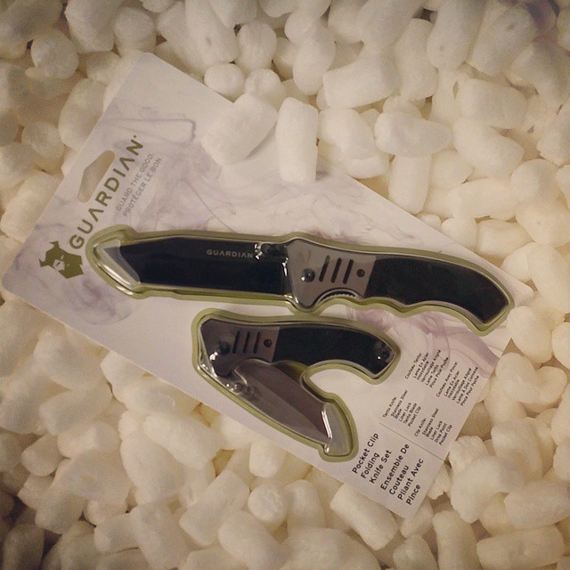 We are kicking off this week with another Monday Madness sale. Just like last week we only have 100 of these available. This is the Gerber Guardian 2pc knife set for only $12.99. Get engraving and you still have something under $20! GERBER-TOOLS.COM/Guardianset GerberKnives GerberGear knives knifecommunity GerberGuardian KnifeSale KnifeSets knifefanatic