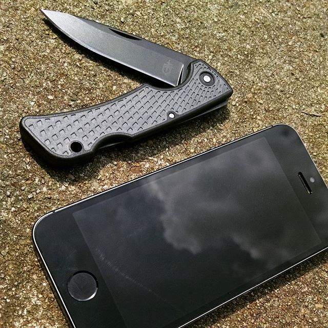 This 31-003040 US1 folding knife by Gerber is hot off the press. It is made with American Steel and is thin & Lightweight for everyday carry. Here it is beside a iPhone 5S just to show how this Gerber can go with you anywhere gerber gerbernation us1 folder