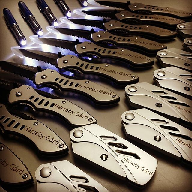 Freshly engraved Gerber and Winchester Knives for our friends in Sweden! Thanks so much for your business. We tucked away a little surprise in the box for you as well! sweden swedish Gerber GerberKnives Winchester WinchesterKnives HarsebyGard