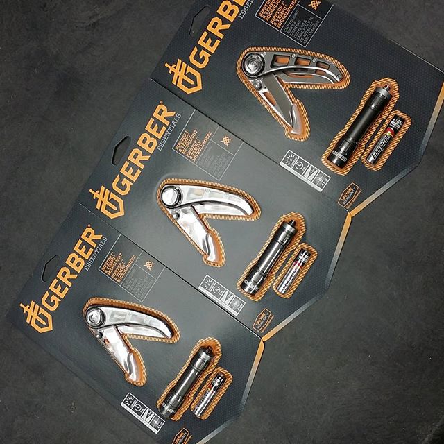 Three for $33! Best Price ever on this Gerber Ripstop Knife / Tempo Microlight set! GERBER-TOOLS.COM/KnifeFlash GerberTools GerberTempo flashlight flashlights Knife KnifeSets knives Gerber GerberGear