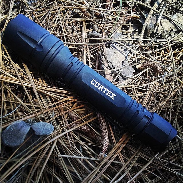 The Gerber Cortex Flashlight 30-000821. This Flashlight has a Cree XML LED and built out of aluminum. You can use either CR123 or AA batteries. 
#gerber #gerbertools #cortex #flashlight #creexml #aluminum #cr123 #aa #batteries