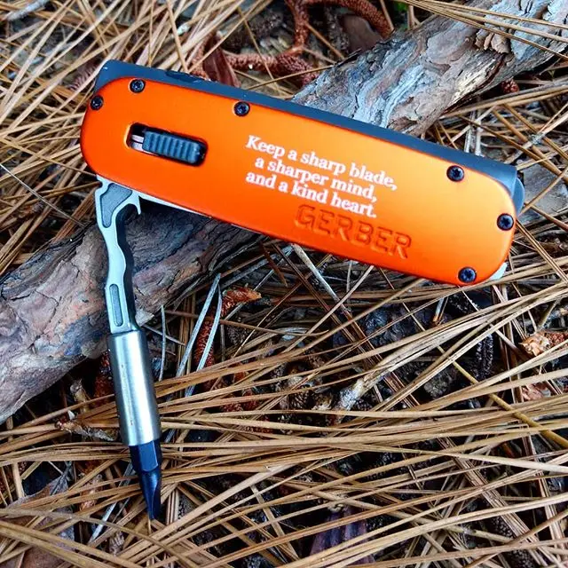 Gerber Fit Flashlight Multi-tool Orange 30-000376.  LED light and components galore to keep you satisfied. Get yours engraved too.
#gerbertools #flashlight #multitool #30-000376