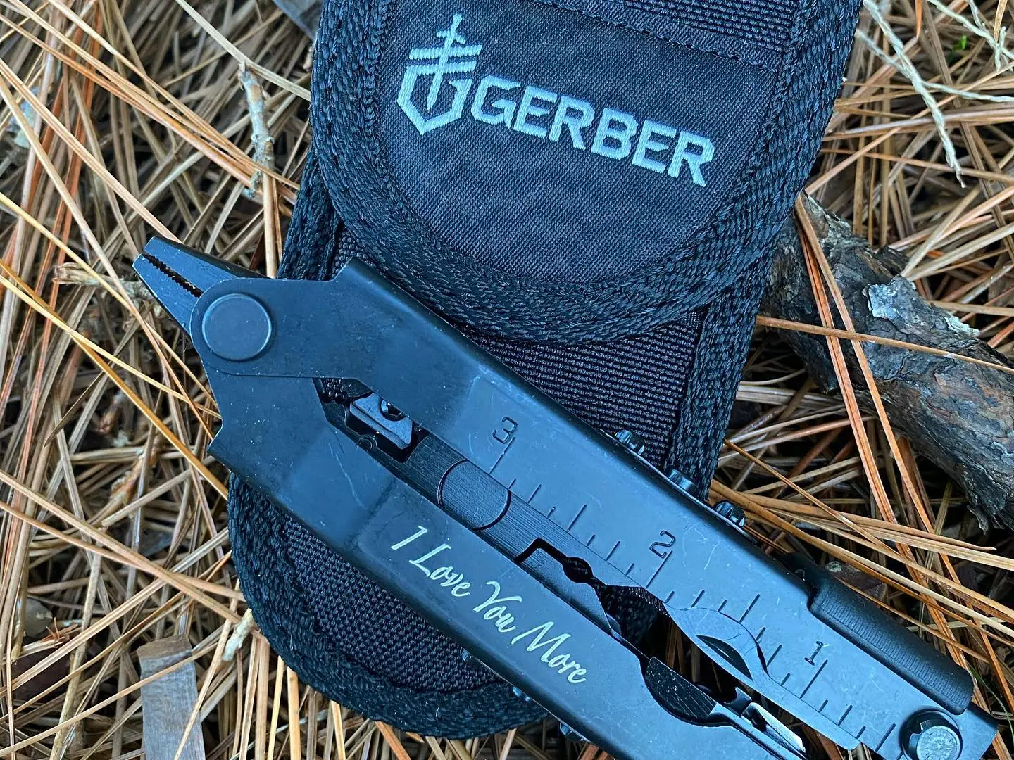 Say “I Love You” on a multi tool this Valentine’s Day ! It is the gift that will keep giving as it is used for years to come.  Engraving done in Zapfino font on the MP600 bladeless multi tool 30-000952.  #bladelessmultitool #gerbertool #iloveyoumore #valentinegifts #valentinegiftsforhim