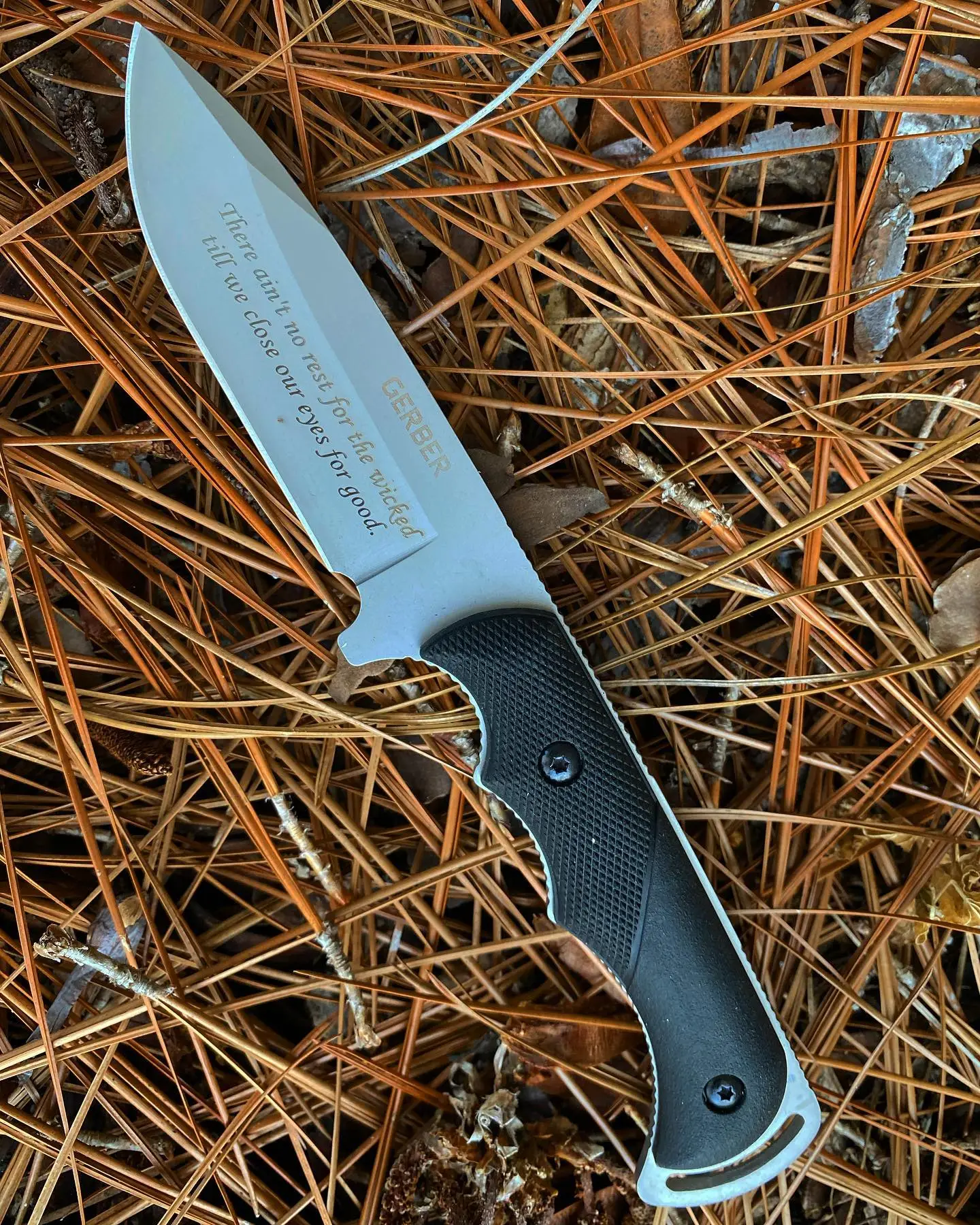 Gerber Freeman Guide Fixed Blade 31-000588.  This comes with a sheath and is ready to help get your work done, although our work against the wicked is never done. #fixedblade #gerberfreemanguide #engravedfixedblades #31-000588